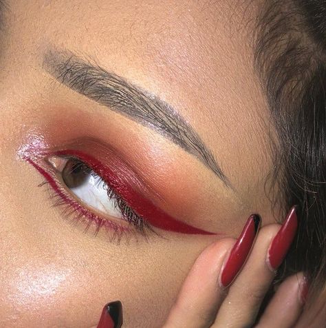 Red Eye Looks, Maquillage On Fleek, Vampire Bride, Makeup For Black Skin, Eye Looks, Red Makeup, Eye Makeup Designs, Dope Makeup, Edgy Makeup