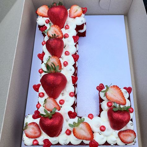 Number 1 Strawberry Cake, Strawberry Letter Cake, L Letter Cake, Letter Shaped Cakes, Strawberry Number Cake, Letter Cakes Ideas, Strawberry Shaped Cake, Letter Cakes, Royal Recipe