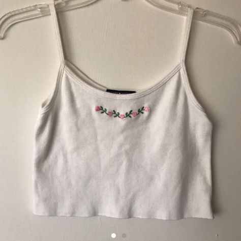 Cute Embroidery Ideas Shirts, Embroidered Clothes Aesthetic, Tank Top Embroidery Diy, Simple Things To Embroider, Tank Top Embroidery Ideas, Embroidery On Tank Top, Embroidery Top Designs, Cute Cheap Embroidered T-shirt, Embroidered Tank Top Diy