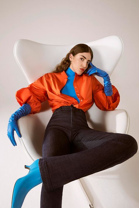 Joan Thiele x SPORTMAX Denim Culture Fall Winter 2020.21 Collection Creative Fashion Photography, Branding Photoshoot, Photoshoot Inspiration, Fashion Photoshoot, Fashion Shoot, Mode Fashion, Fashion Poses, Model Poses, Pre Fall