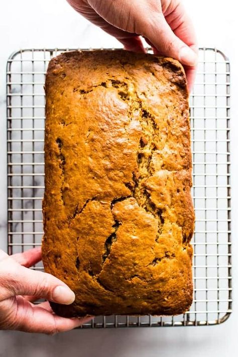 Easy Banana Bread with Brown Sugar Recipe. Gi Foods, Carrot Cake Bread, Low Gi Foods, Blueberry Banana Bread, Brown Sugar Recipes, Low Glycemic Diet, Low Glycemic Foods, Vegan Baby, Moist Banana Bread