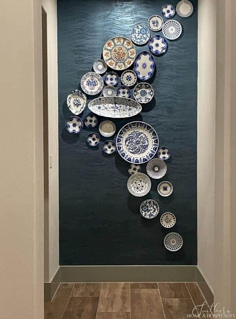 Wall Niche Decor Ideas, Niche Decor Ideas, Wall Niche Decor, Ideas For Small Home, Chinoiserie Plate, Timeless Decorating, Recessed Wall Niche, Wall Niches, Niche Decor