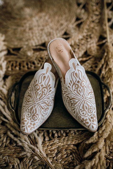 Wedding Shoes Boho, Bohemian Wedding Accessories, Embroidered Wedding Shoes, Hippie Wedding Dress, Wedding Dresses Beach, Moroccan Shoes, Boho Wedding Accessories, Bohemian Beach Wedding Dress, Boho Wedding Shoes