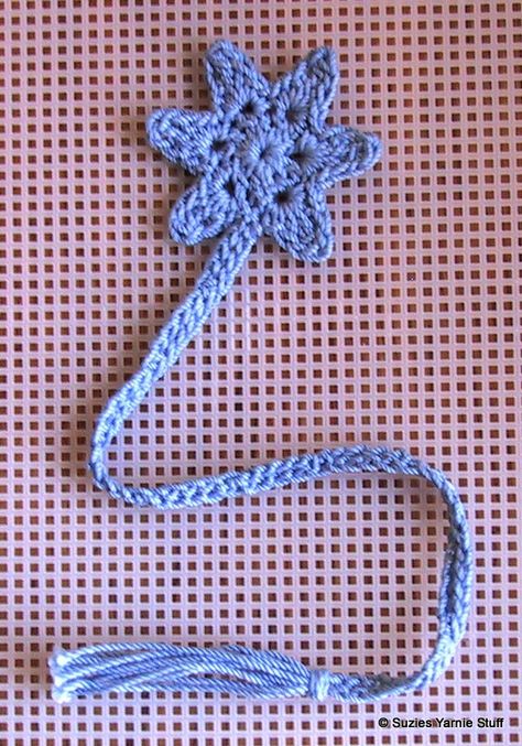 SIZE: Star 2.25 inches across with size 3 thread MATERIALS: Size 3 crochet thread Size E (3.5 mm) crochet hook Needle with eye large e... Crochet Bookmarks Free Patterns, Easy Crochet Bookmarks, 6 Point Star, Bookmark Crochet, Star Bookmark, Crochet Bookmark Pattern, Crochet Thread, Crochet Stars, Crochet Bookmarks