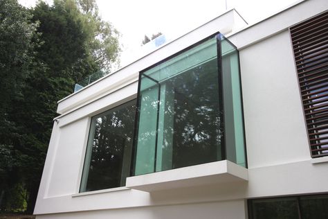 Bespoke Oriel style box window from IQ Glass Boxed Window, Modern Bay Window, Bay Window Decorating Ideas, Bay Window Exterior, Oriel Window, Box Windows, Bow Windows, White Lodge, Window Seating