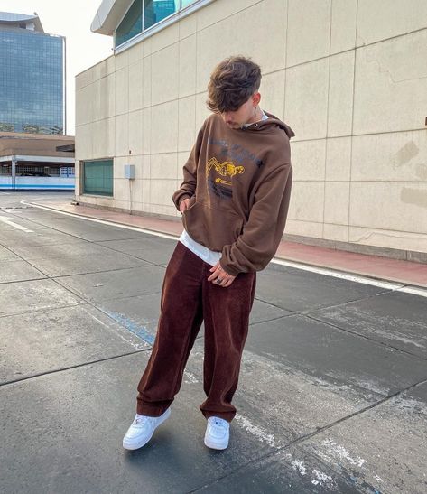 Brown Fits Men, Corduroy Outfit Men, Corduroy Outfits, Skater Boy Aesthetic, Hoodie Reference, Corduroy Outfit, Streetwear Fits, Brown Fits, Picture Style