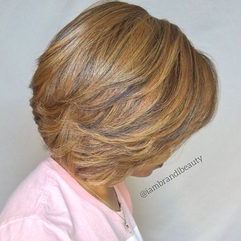 Bob Black Women, Blended Highlights, Reverse Bob, Bob Hairstyles For Black Women, Natural Hair Bob, Bob Black, Blonde Natural, Colourful Hair, Hair Adviser