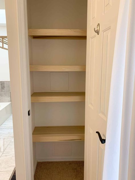 DIY Wood Closet shelves tutorial. See how to make these in just a few hours and update your closets or linen closets! #diy #diyshelves #Diywoodshelves Linen Closet Shelving Ideas, Linen Closet Shelving, Diy Wood Closet, Easy Diy Closet, Closet Shelving Ideas, Small Closet Organization Ideas, Linen Closet Shelves, Wood Closet Shelves, Closet Organization Tips