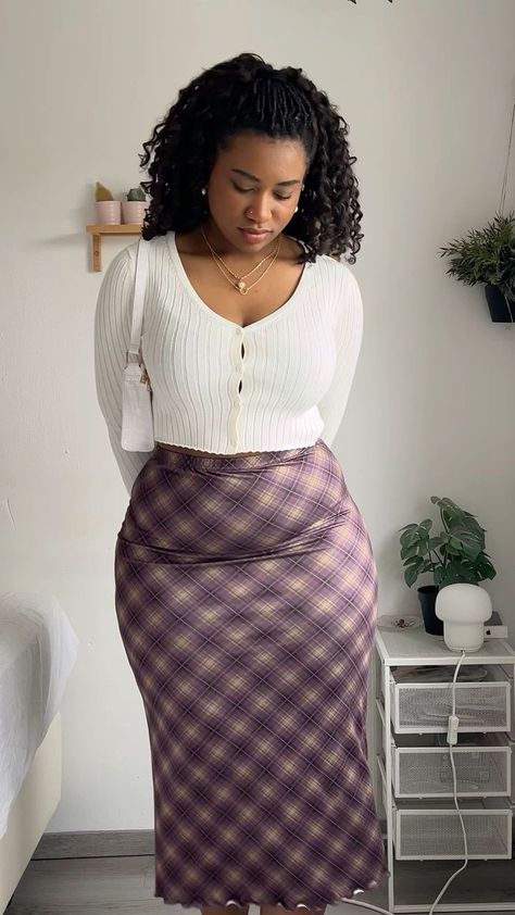 Midsize Fashion Summer Modest, Plus Size Outfits Modest, How To Style A Midi Skirt, Midsize Spring Fashion, Spring Midsize Outfits, Midsize Spring Outfits 2024, Outfits Aesthetic Coquette, Cute Midsize Outfits, Skirt Midsize