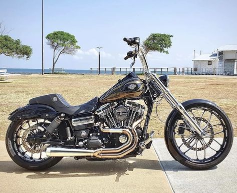 Dyna Wide Glide Custom, Harley Wide Glide, Dyna Club Style, Harley Davidson Dyna Wide Glide, Cool Motorcycle Helmets, Wide Glide, Dyna Super Glide, Dyna Low Rider, Dyna Wide Glide