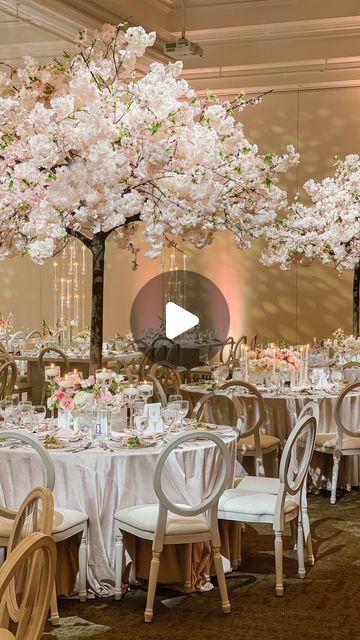 Cherry Blossom Sweetheart Table, Cherry Blossom Table Centerpiece, Cherry Blossom Centerpiece Ideas, Diy Tree Centerpiece, Cherry Blossom Wedding Centerpieces, Tree Centrepiece Wedding, Cherry Blossom Wedding Decor, Cherry Blossom Centerpiece, Blossom Tree Wedding