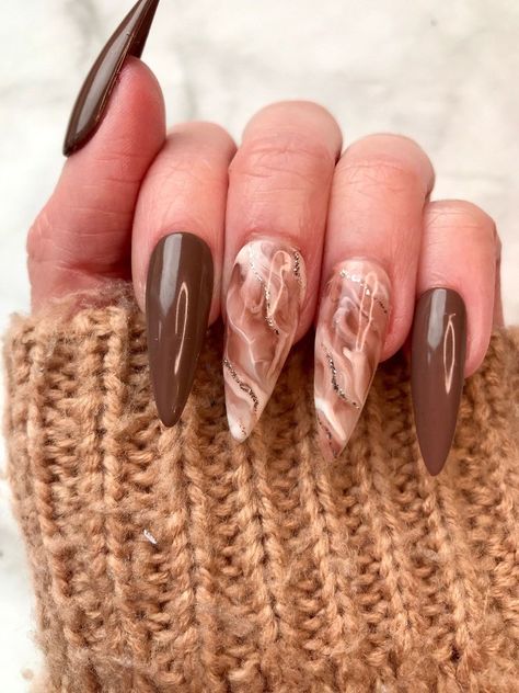 Brown Nails Design, Shiny Nails, Brown Nails, Marble Nails, Hot Nails, Stick On Nails, Dream Nails, Gold Nails, Cute Acrylic Nails