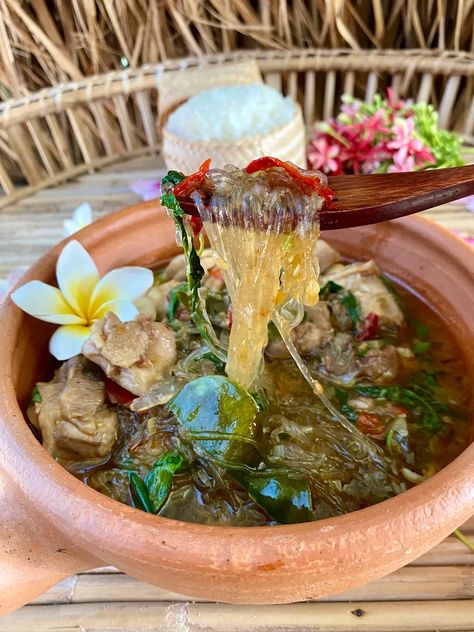 Spicy Isan Glass Noodles With Chicken – Hungry in Thailand Glass Noodles Soup, Glass Noodle Soup, Glass Noodles Recipe, Noodles With Chicken, Citrus Fish, Noodles Soup, Laos Food, Noodle Soup Recipe, Chicken Noodle Recipes