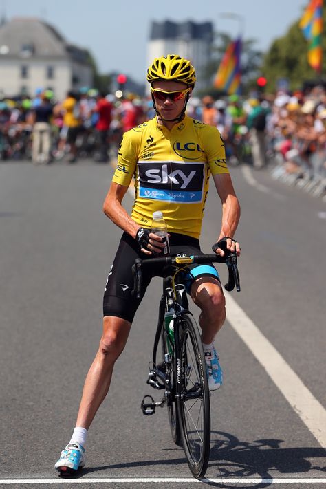 Chris Froome - Sky Pro Cycling Team Chris Froome Cycling, Racing Cyclist, Chris Froome, Bicycle Sport, Tours France, Cycling Team, Pro Cycling, Road Racing, Cycling Outfit