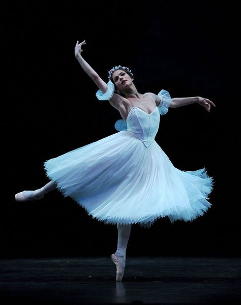 English Ballet Elena Glurdjidze in 'Les Sylphides' Lagerfeld Chanel, Feather Tutu, English National Ballet, Ballets Russes, Ballet Beauty, George Balanchine, Ballet Dancers, Ballet Dance, Dancer