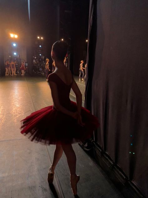 #ballet #balletdancer #pointe #aesthetic #backstage Ballet Aesthetic Pictures, Backstage Ballet Aesthetic, Tap Dancer Aesthetic, Ballet Backstage Aesthetic, Ballet Performance Aesthetic, Dance Recital Aesthetic, Ballet Show Aesthetic, Ballet Aesthetic Dark, Ballet Aesthetic Vintage