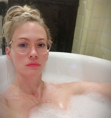 January Jones is obsessed with beauty. Click here for all the products we've discovered and tips we've learned from her Instagram account. Best Body Moisturizer, Vampire Facial, Celebrity Skin Care, January Jones, White Face Mask, Celebrity Skin, Taking A Bath, Her Cut, Body Moisturizers