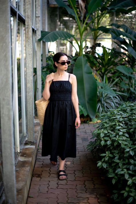 Coco & Vera - H&M dress, Birkenstock Arizona sandals, Zara Home tote Birkenstock Outfit, Birkenstock Sandals Arizona, Casual Day Outfits, Zara Dress, Chanel Earrings, Days Left, Birkenstock Arizona, Hm Dress, Formal Outfit