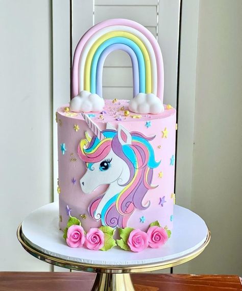 Unicorn Pasta, Bon Voyage Cake, Unicorn Cake Design, Cake Designs For Kids, Rainbow Unicorn Cake, Fresh Fruit Cake, Barbie Birthday Cake, Cake Filling Recipes, Pony Cake