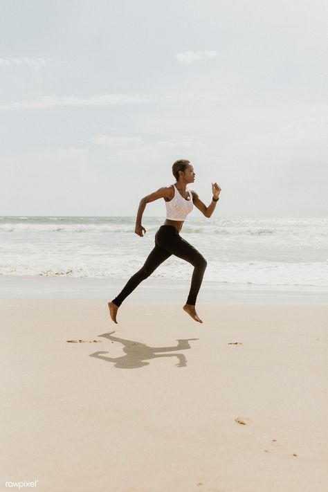 Black woman running at the beach | premium image by rawpixel.com Running At The Beach, Running Pose, Running Pictures, Running Photography, Running Photos, Couple Running, Beach Workouts, Running On The Beach, Best Abs