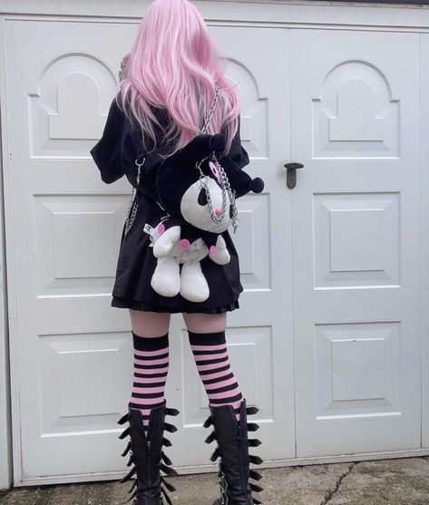 Pastel Goth Outfits Aesthetic, Pink Goth Outfits, Pastel Goth Aesthetic Outfit, Goth Outfits Aesthetic, Kawaii Punk, Goth Fits, Outfits Pastel, Pastel Goth Outfits