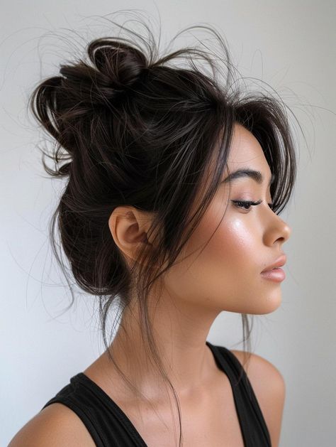 Master the Messy Bun for Short Hair with Our Easy Guide Messy Bun Hairstyles For Short Hair, Bun For Short Hair, Bun Short Hair, Messy Bun For Short Hair, Everyday Hairstyle, Short Hair Bun, Summer Haircuts, Essential Products, Messy Bun Hairstyles