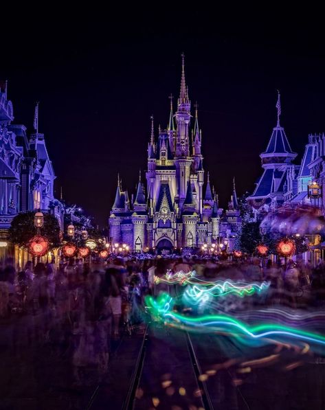 Magic Kingdom Halloween, Disney Castles, Disney World Attractions, Dream Fantasy, Light Trails, Disney Addict, Disney Castle, Long Exposure, Magic Kingdom