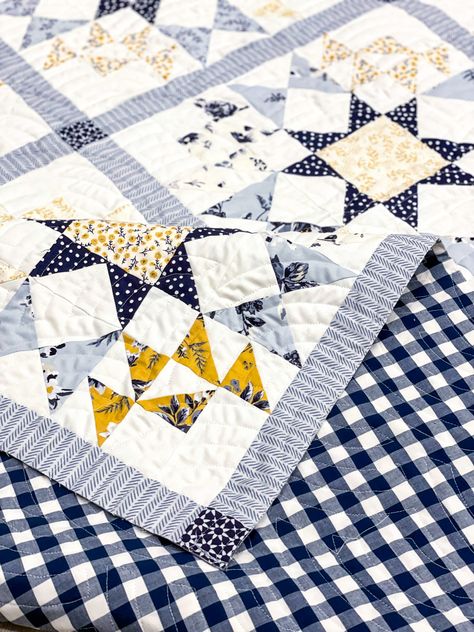 Gingham Foundry – Daybreak Quilt – Riley Blake Designs Daybreak Quilt Pattern Free, Schnibbles Quilts Patterns, Modern Farmhouse Quilt Patterns, Modern Farmhouse Quilt, Neutral Colored Quilt, Riley Blake Quilt Patterns, Riley Blake Quilt, Neutral Baby Quilt, Log Cabin Quilt Blocks