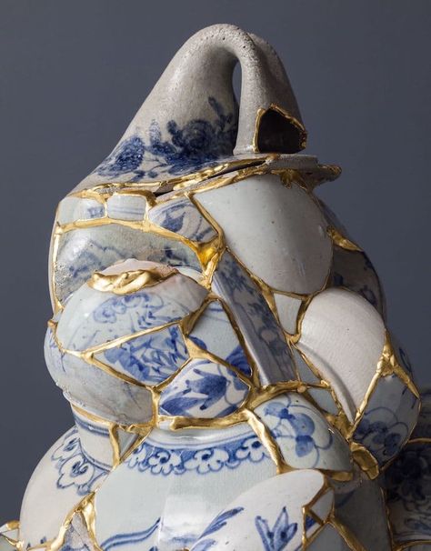 Yee Sook Yung_8 Shattered Porcelain, Kintsugi Art, Colossal Art, Gold Leaf Painting, Modern Crafts, Philadelphia Museum Of Art, Art Theme, America Art, Museum Of Contemporary Art