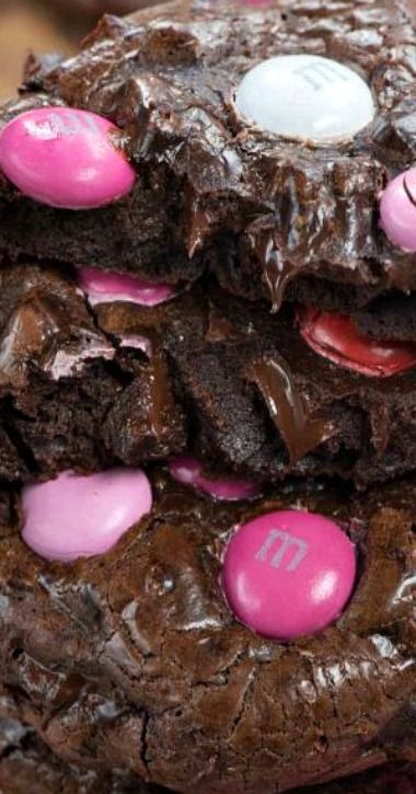 Valentine’s Brownie Cookies Gluten Free Brownie Cookies, Flourless Brownie, Gluten Free Brownie, Gluten Free Valentines, Easy Brownie, Valentines Recipes Desserts, Flourless Brownies, Best Cookies Ever, Realistic Drawing