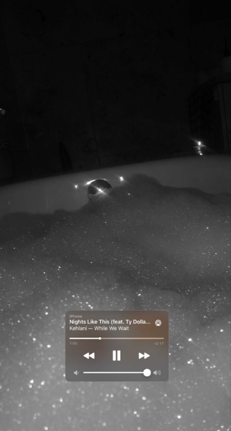 Bathtub Captions Instagram, Bathtub Story Instagram, Bath Instagram Story, Spa Time Instagram Story Ideas, Bath Ig Story, Bathtub Snapchat Stories, Spa Instagram Story, Night Time Bath Aesthetic, Insta Pictures