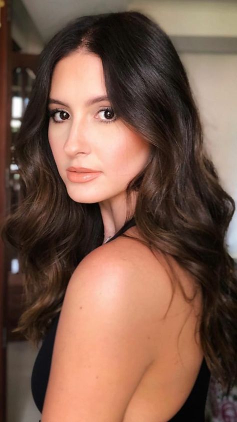 Taliana María Vargas Carrillo Miss Venezuela, Cat Eyeliner, Natural Makeup Looks, Glowing Skin, Natural Makeup, Eyebrows, Eyeliner, Makeup Looks, How To Make Money