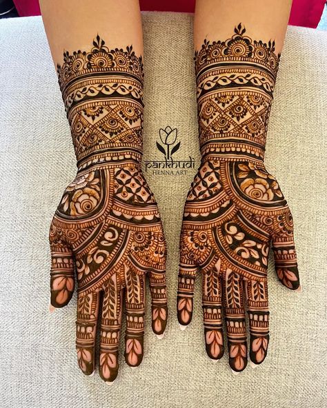 Groom’s sister henna ✨ Non-bridal henna for Prajval💕 _____________________________________ Email: dimple.shah.nvs@gmail.com Instagram: https://www.instagram.com/pankhudihennaart/ Facebook: m.me/pankhudihennaart _____________________________________ #pankhudihennaart #henna #mehndi #mehandidesign #torontohennaartist #bramptonhennaartist #hennatattoo #mississaugahennaartist #bridetobe #bridalmehndi #hennaartist #scarboroughhennaartist #bridalhenna #mehndiartist #torontohenna #wedmegood #... Mehndi Designs For Bridal Sister, Henna Designs For Brides Sister, Mehandi Designs For Sister Wedding, Mehendi For Groom Sister, Non Bridal Mehendi Designs, Bridal Sister Mehndi Design, Mehndi For Groom, Groom Sister Mehndi Design, Wedding Mehendi Designs