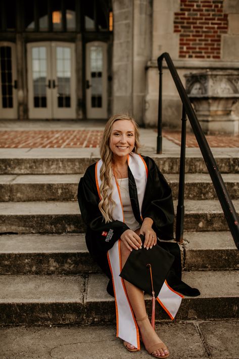 University Of Tennessee Knoxville, East Tennessee State University, College Vibes, Tennessee Knoxville, Graduation Pics, Grad Photoshoot, Grad Pics, East Tennessee, Grad Photos