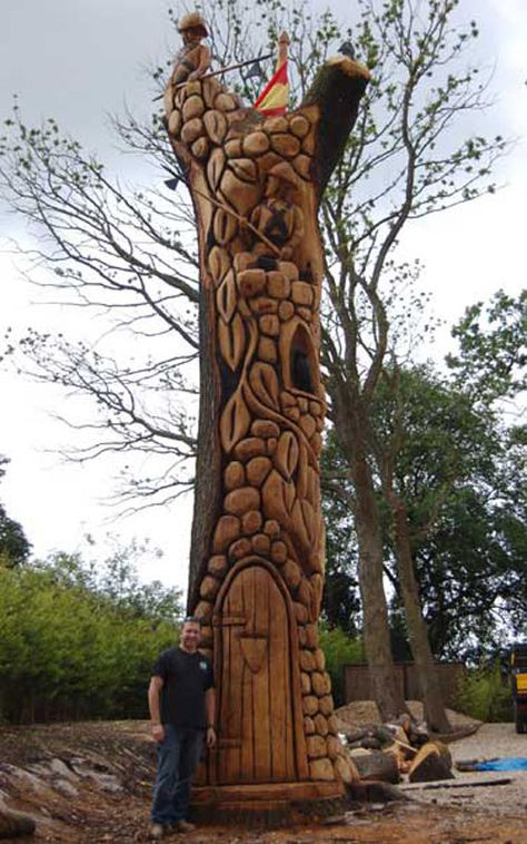 Tree Carvings | Nick Speakman. Tree and Stump Chainsaw Carver and Sculptor Stump Sculpture, Carved Tree Stump, Stump Carving, Tree Stump Art, Chain Saw Art, Stump Art, Tree Stump Ideas, Chainsaw Sculpture, Stump Ideas