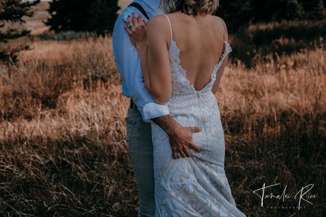 Belles Dress, Des Couples, Friend Photography, Bride Groom Photos, Wedding Pic, Wedding Plan, Groom Photos, Zone 2, Wedding Pics