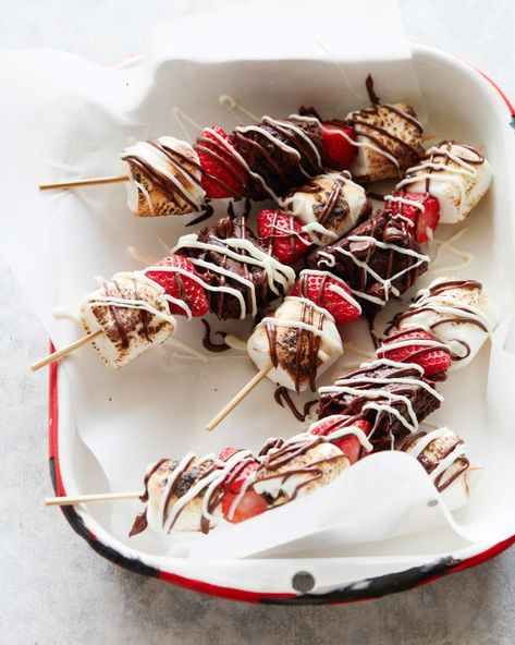 Strawberry Brownie Skewers | Cupcakes & Cashmere Mini Fruit Kabobs Skewers, Brownie Skewers, Strawberry Brownie, Dessert Kabobs, Dessert Skewers, Cute Breakfast Ideas, Cherry Bread, Strawberry Brownies, Granola Parfait