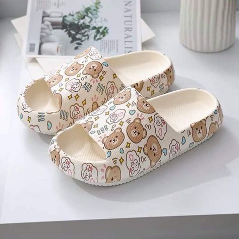 Chanclas Aesthetic, Stylish School Bags, Celebrity Casual Outfits, Pretty Shoes Sneakers, Shoes Outfit Fashion, Cute Slippers, Women's Bags By Style, Girly Shoes, Swag Shoes