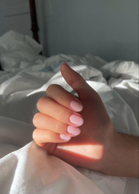 Nail inspo idea inspiration neutral pink pretty elegant classic nails Bubble Bath Gel Manicure, Bubble Bath Nails Short Square, Bubble Bath Shellac Nails, Gel Nails Funny Bunny, Short Nails Bubble Bath, Short Round Bubble Bath Nails, Short Square Round Gel Nails, Ooo Funny Bunny Bubble Bath, Bubble Bath Manicure