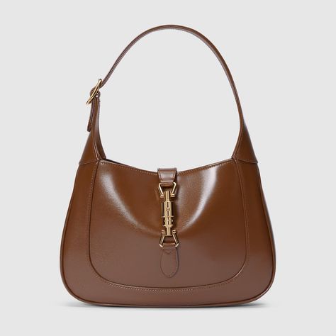 Shop the Jackie 1961 small shoulder bag in brown at GUCCI.COM. Enjoy Free Shipping and Complimentary Gift Wrapping. Jackie Bag Gucci, Wardrobe Revamp, Handbags Gucci, Slouchy Hobo Bag, Dream Bag, Dream Bags, Planet People, Hobo Bags, Gucci Gucci