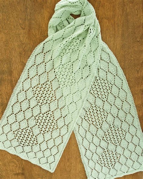 Images By Angéla Tóth On Horgolt Sál 378 Row Of Flowers, Crochet Scarf Diagram, Mint Green Scarf, Narrow Scarf, Lacy Scarf, Lace Weight Yarn, Crochet Basket Pattern, Poncho Pattern, Crochet Wrap