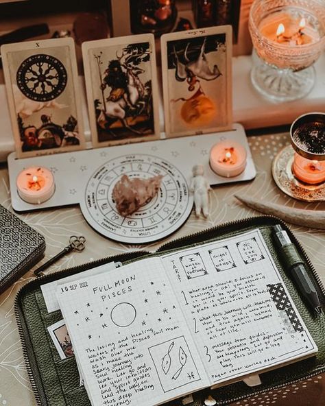 Astrology Book Aesthetic, Soft Witch Aesthetic, Urban Magic, Full Moon In Pisces, Moon In Pisces, Astrology Aesthetic, Moon Journal, Astrology Books, Vision Board Photos