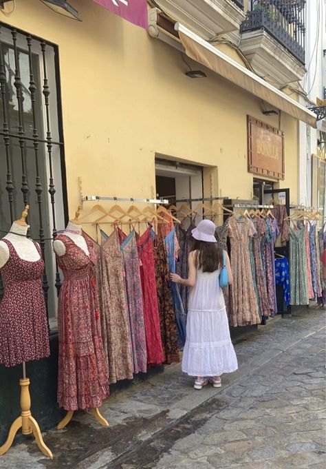 Seville Spain Aesthetic Outfit, Shopping In Spain, Malaga Spain Aesthetic Outfits, South Of Spain Aesthetic, Spain Trip Aesthetic, Living In Spain Aesthetic, Seville Spain Outfits, Seville Spain Aesthetic, Espana Aesthetic