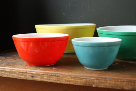 .Bowls.         t Pyrex Primary Colors, Vintage Mixing Bowls, Vintage Pyrex Bowls, Mixing Bowl Set, Pyrex Mixing Bowls, Heart Vintage, Pyrex Bowls, Vintage Tableware, Mixing Bowls Set