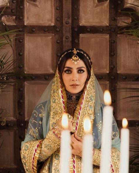 Ayeza Khan Ayeza Khan Bridal Shoot, Ayeza Khan Bridal, Pakistani Fashion Casual, Ayeza Khan, Beautiful Pakistani Dresses, Bridal Dress Fashion, Embroidery Suits Design, Bridal Shoot, Embroidery Suits