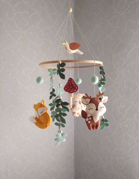 Fox Mobile, Bos Baby, Forest Mobile, Owl Mobile, Baby Mobile Felt, Diy Baby Mobile, Baby Hangers, Felt Animal, Forest Baby