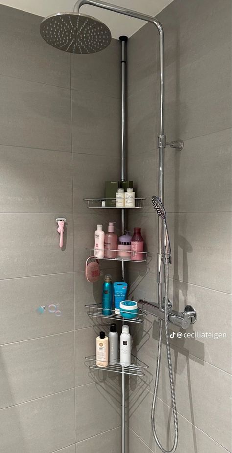 777 Shower Bathroom Ideas, Garden Toilet, Shower Curtain Ideas, Girly Bathroom, Bathroom Shower Doors, Bathroom Decor Themes, Dream Apartment Decor, Shower Organization, Future Apartment Decor