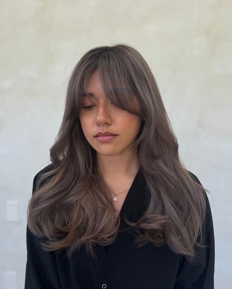 Pops of brown 🧸🍫🤎 #balayage #balayageombre #brownbalayage #hotd #sandiegosalon #brownhair #hairspiration #babylights #modernsalon #modernbalayage #sandiegostylists #sandiegobusiness #behindthechair Solid Balayage, Milk Tea Balayage, Balayage On Asian Hair, Blowout 90s, Asian Hair Balayage, Mushroom Balayage, Mushroom Brown Balayage, Mushroom Bronde, Balayage Dimensional