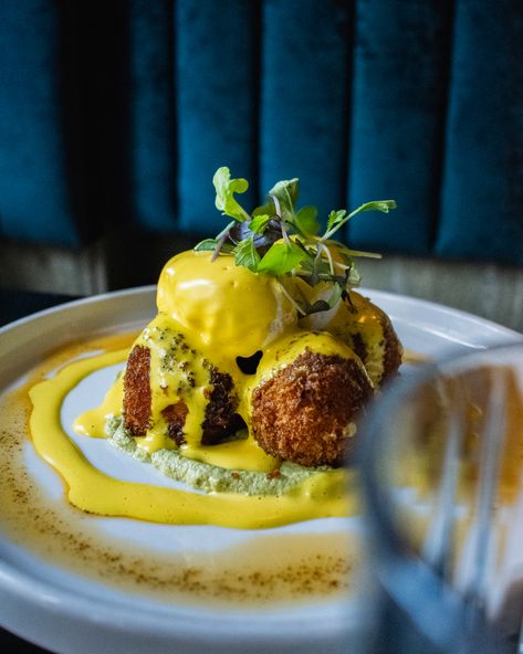 New to our eggs benny selection: SHRIMP ARANCINI BENNY | Saffron Risotto | Gulf Shrimp | Triple Cream Brie | Romesco. Risotto Plating, Gastropub Food, Fine Dining Appetizers, Gastronomic Food, Saffron Risotto, Arancini Recipe, Eggs Benny, Elegant Food, Bistro Food