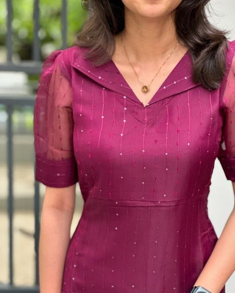 Stitching Dress Ideas, Dresses Neck Designs, Organza Kurti Designs Latest, Organza Kurti Designs, A Line Kurti Designs, Neck Line Design, Kurthi Design, Neck Designs For Kurtis, Chudidhar Designs